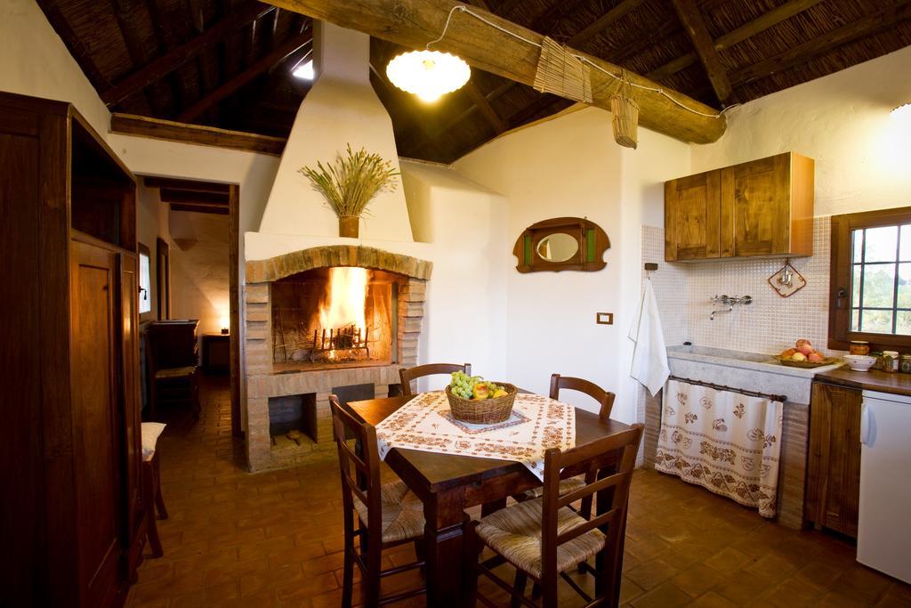 Agriturismo Bassara Le Capanne Argenta Exterior foto